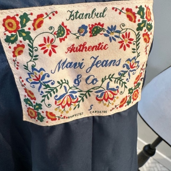 Mavi jeans woman’s peacoat. Beautiful button up size small - Picture 5 of 6